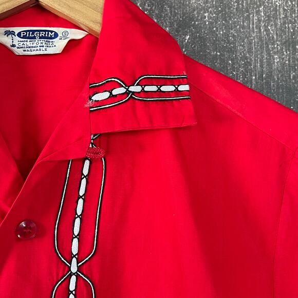 Vintage Pilgrim Red Guayabera Button Shirt Size Small - Picture 3 of 6